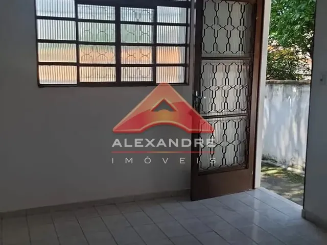 Casa com 10m² 1 quarto e 1 banheiro, para alugar, no bairro Vila Sanches em São José Dos Campos