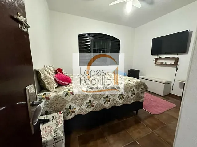 Casa com 600m² 3 quartos e 2 banheiros, à venda ou para alugar, no bairro Chácaras Maringá em Atibaia