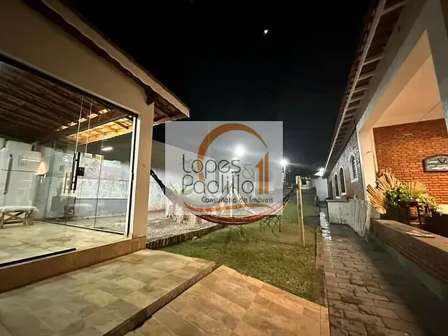 Casa com 600m² 3 quartos e 2 banheiros, à venda ou para alugar, no bairro Chácaras Maringá em Atibaia
