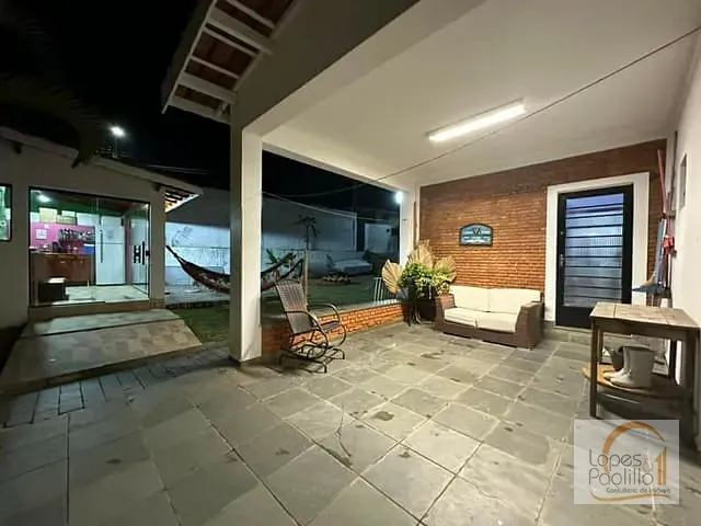 Casa com 600m² 3 quartos e 2 banheiros, à venda ou para alugar, no bairro Chácaras Maringá em Atibaia