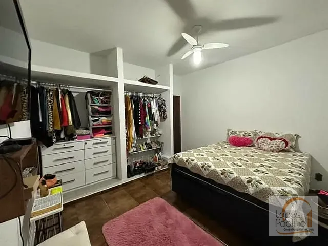 Casa com 600m² 3 quartos e 2 banheiros, à venda ou para alugar, no bairro Chácaras Maringá em Atibaia