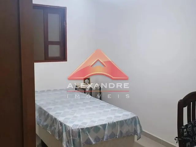 Casa com 10m² 2 quartos e 1 banheiro, à venda, no bairro Jardim Santa Inês II em São José Dos Campos
