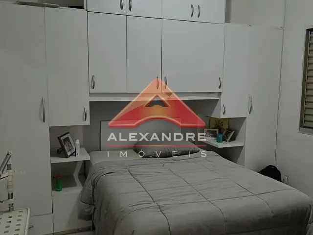Casa com 10m² 3 quartos e 2 banheiros, à venda, no bairro Jardim Uirá em São José Dos Campos