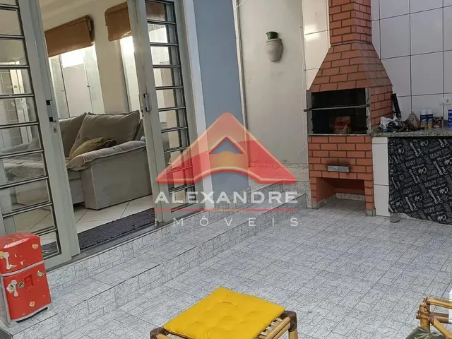 Casa com 10m² 3 quartos e 2 banheiros, à venda, no bairro Jardim Uirá em São José Dos Campos