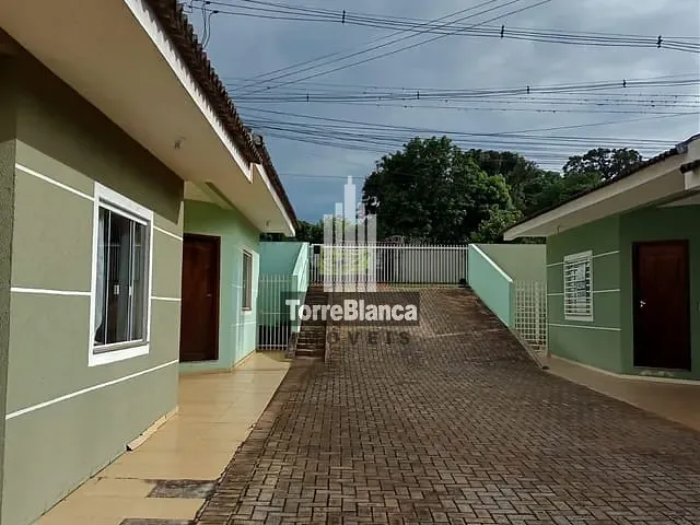 Casa 2 quartos e 1 banheiro, à venda, no bairro Colônia Dona Luíza em Ponta Grossa