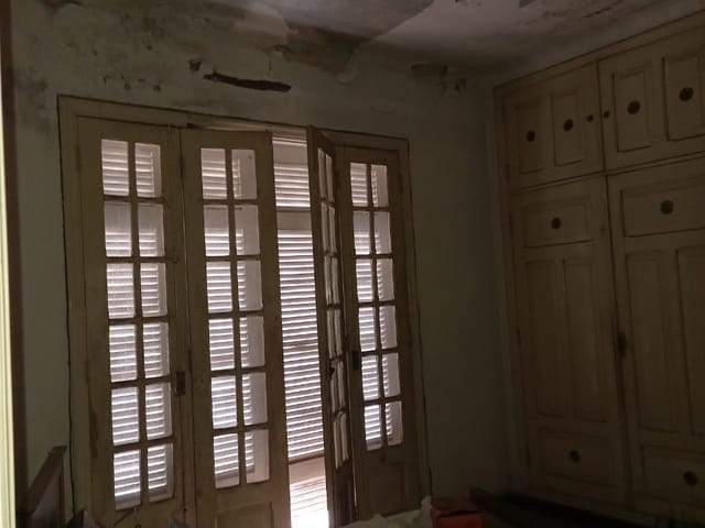 Casa 7 quartos e 4 banheiros, à venda, no bairro Centro em Guaratinguetá