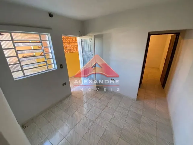 Casa com 10m² 3 quartos e 2 banheiros, à venda, no bairro Centro em Paraisópolis