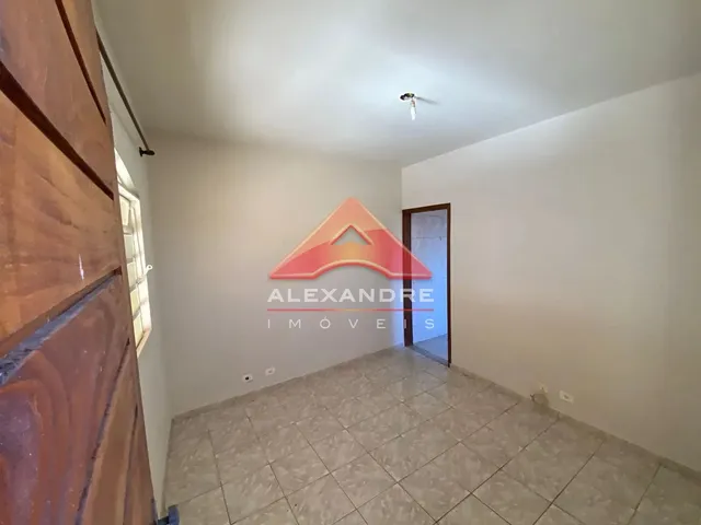 Casa com 10m² 3 quartos e 2 banheiros, à venda, no bairro Centro em Paraisópolis