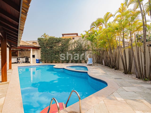 Casa com 1102m² 6 quartos e 8 banheiros, à venda, no bairro Alphaville em Santana de Parnaíba