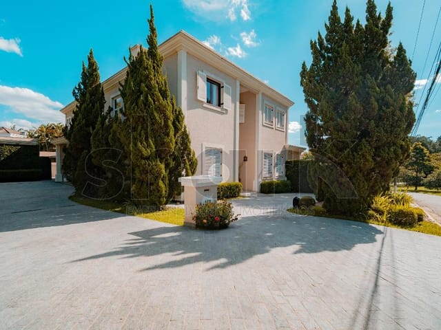 Casa com 2068m² 6 quartos e 8 banheiros, à venda, no bairro Alphaville em Santana de Parnaíba