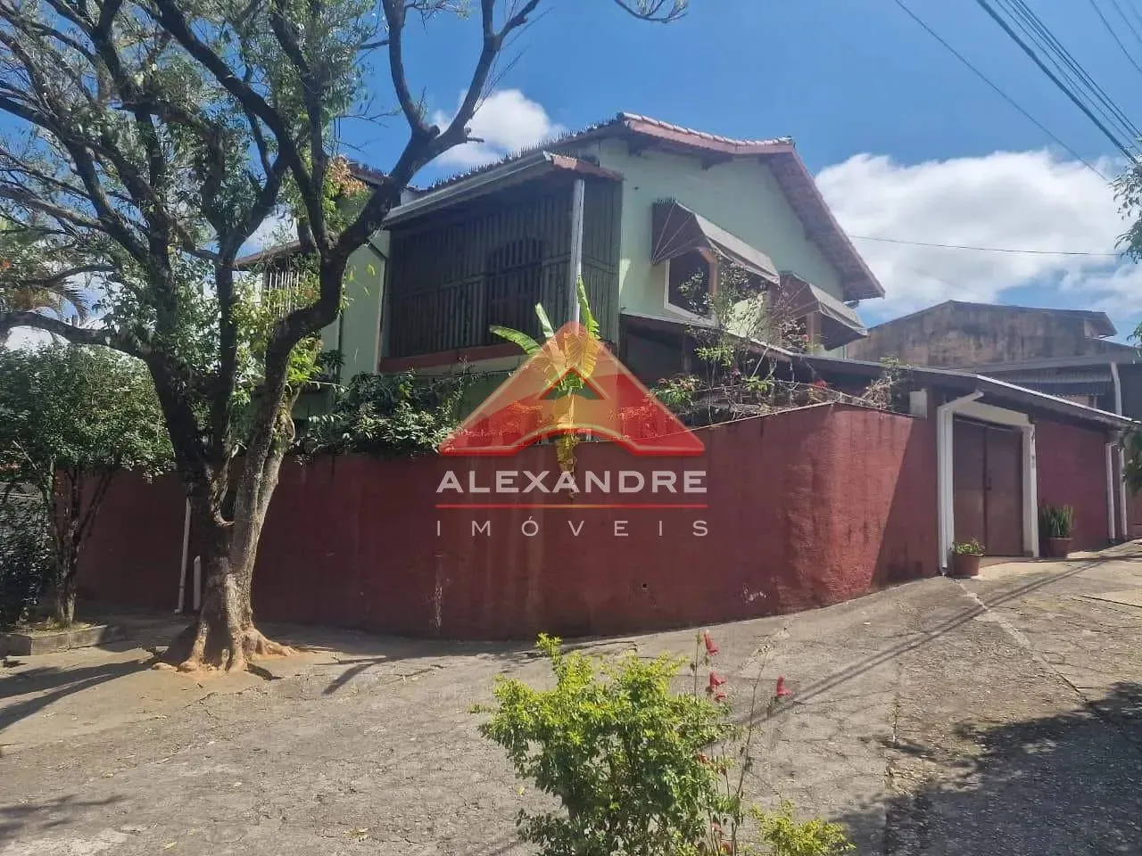 Casa, 5 quartos, 325 m² - Foto 1