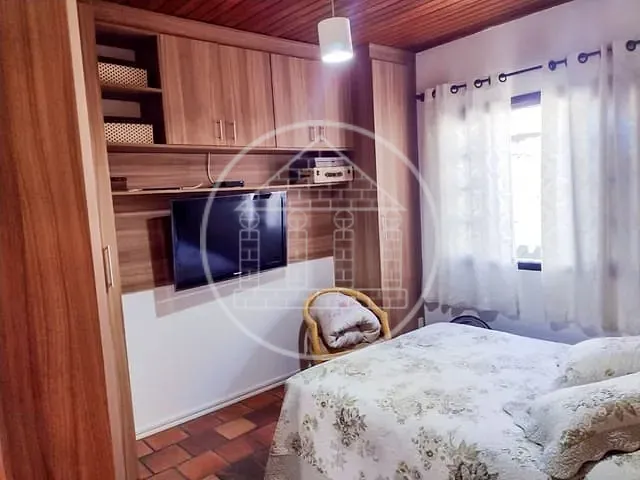 Casa com 275m² 3 quartos e 2 banheiros, à venda, no bairro Jardim das Palmeiras (Zona Sul) em São Paulo