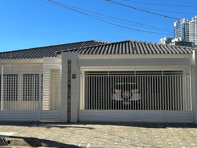 Foto do Casa - Casa à venda com 3 suítes, no bairro Estrela, Ponta Grossa, PR | Adquira Imóveis