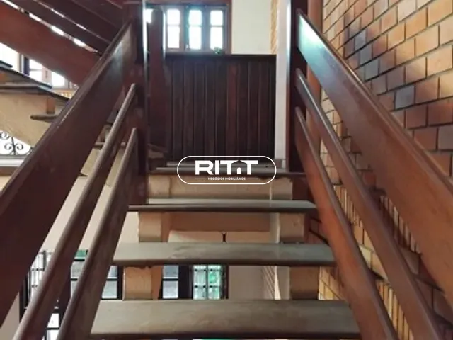 Casa com 433m² 6 quartos e 6 banheiros, à venda, no bairro Vila Embaré em Valinhos