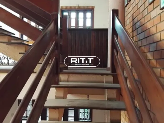 Casa com 433m² 6 quartos e 6 banheiros, à venda, no bairro Vila Embaré em Valinhos