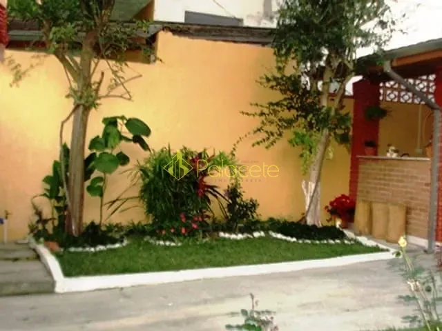 Casa com 370m² 3 quartos e 1 banheiro, à venda, no bairro Jardim Santa Cecília em Pindamonhangaba