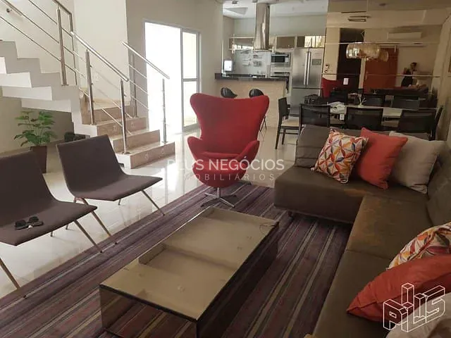 Casa com 300m² 3 quartos e 5 banheiros, à venda, no bairro Granja Olga I em Sorocaba