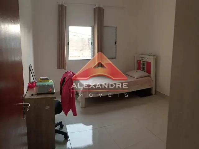 Casa com 10m² 3 quartos e 2 banheiros, à venda, no bairro Conjunto Residencial Galo Branco em São José Dos Campos