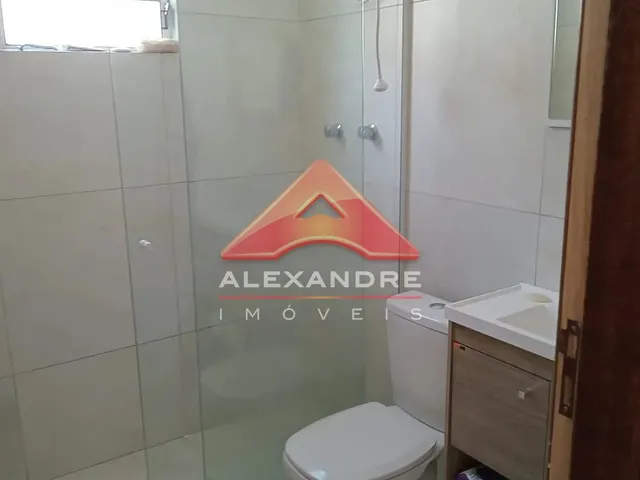 Casa com 10m² 3 quartos e 2 banheiros, à venda, no bairro Conjunto Residencial Galo Branco em São José Dos Campos