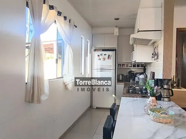 Casa com 300m² 3 quartos e 3 banheiros, à venda, no bairro Contorno em Ponta Grossa