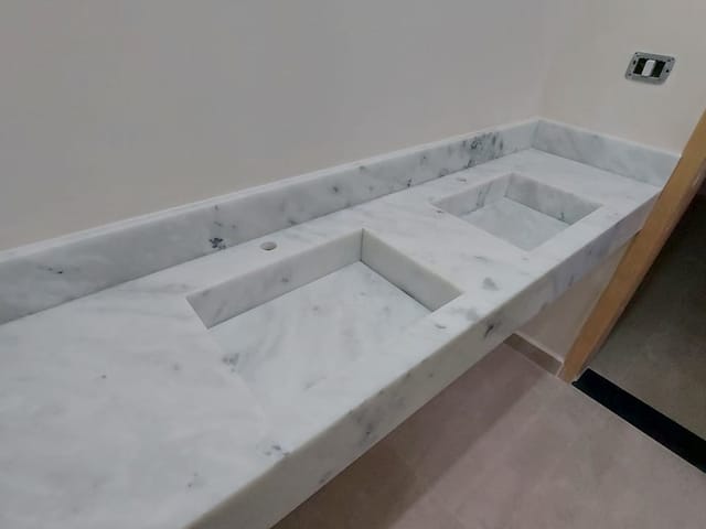 Casa com 300m² 3 quartos e 3 banheiros, à venda, no bairro Parque São Cristóvão em Taubaté
