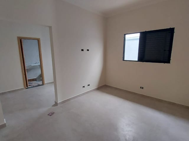 Casa com 300m² 3 quartos e 3 banheiros, à venda, no bairro Parque São Cristóvão em Taubaté
