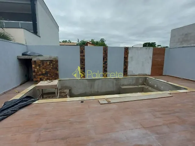 Casa com 300m² 3 quartos e 3 banheiros, à venda, no bairro Parque São Cristóvão em Taubaté