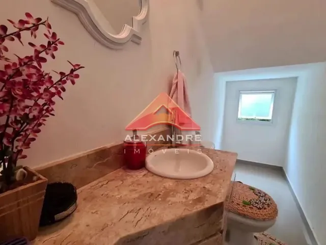 Casa com 10m² 3 quartos e 1 banheiro, à venda, no bairro Jardim das Indústrias em São José Dos Campos