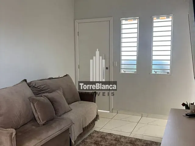 Casa com 80m² 2 quartos e 1 banheiro, à venda, no bairro Uvaranas em Ponta Grossa