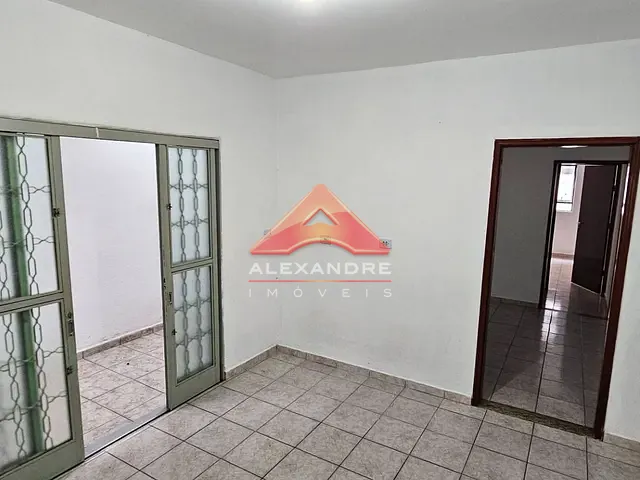 Casa com 125m² 2 quartos e 2 banheiros, à venda, no bairro Conjunto Residencial Galo Branco em São José dos Campos