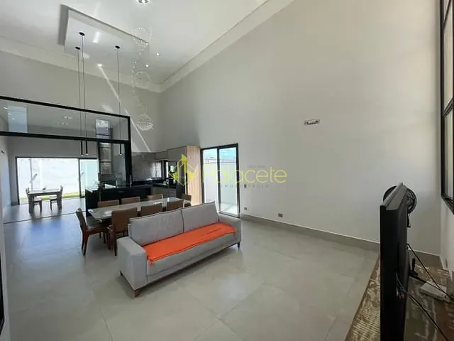 Casa com 400m² 3 quartos e 3 banheiros, à venda, no bairro Quiririm em Taubaté