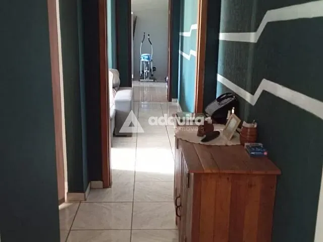 Casa com 470m² 3 quartos e 2 banheiros, à venda, no bairro Uvaranas em Ponta Grossa