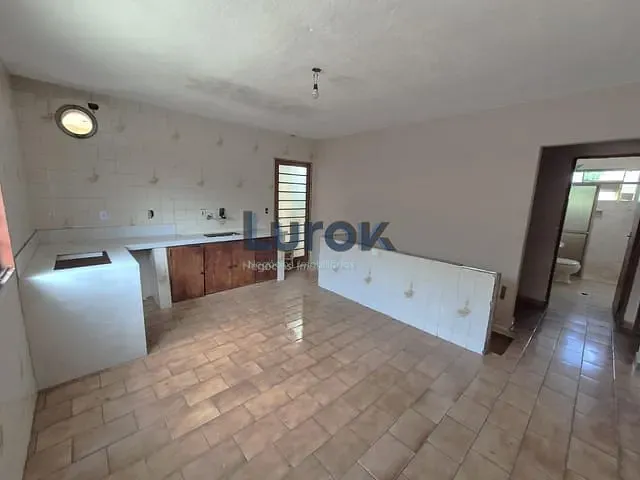 Casa com 360m² 2 quartos e 2 banheiros, à venda, no bairro Jardim America II em Valinhos