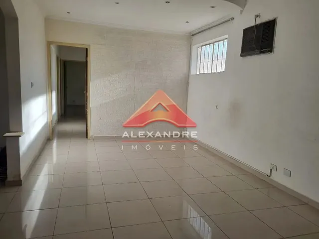 Casa com 10m² 3 quartos e 1 banheiro, à venda, no bairro Monte Castelo em São José Dos Campos