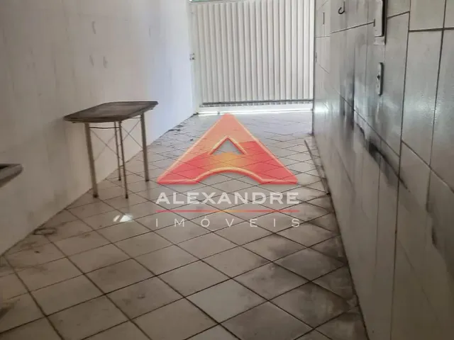 Casa com 10m² 3 quartos e 1 banheiro, à venda, no bairro Monte Castelo em São José Dos Campos