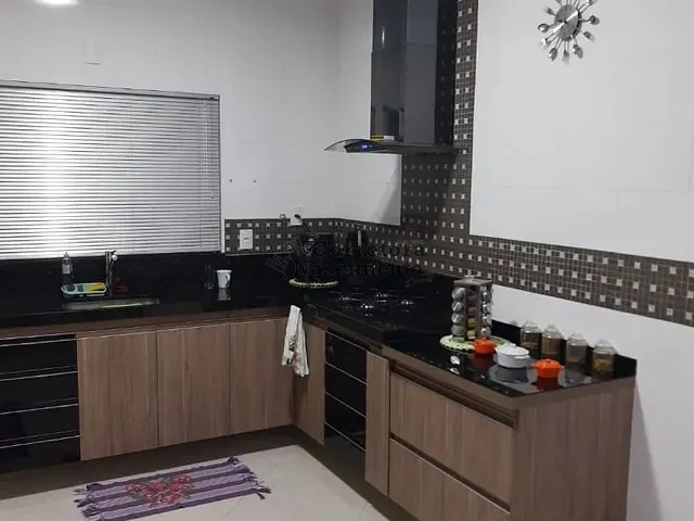 Casa com 250m² 3 quartos e 3 banheiros, à venda, no bairro Villa Branca em Jacareí