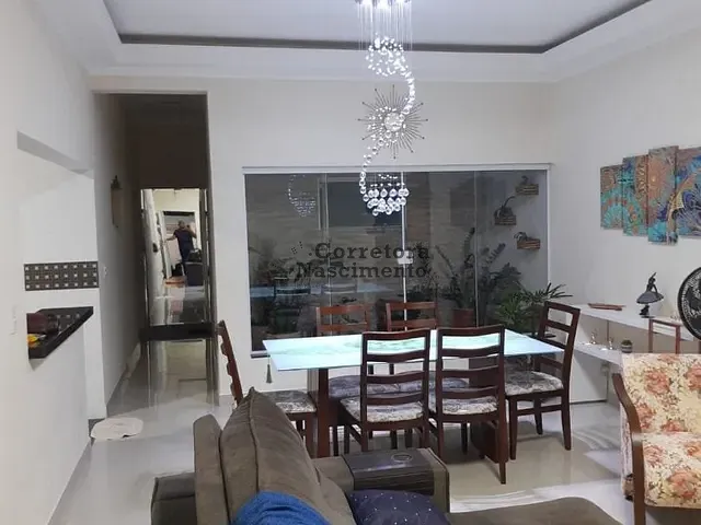 Casa com 250m² 3 quartos e 3 banheiros, à venda, no bairro Villa Branca em Jacareí