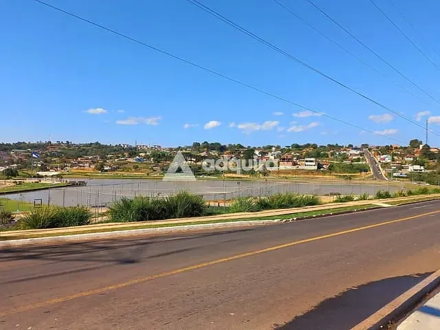 Casa com 100m² 3 quartos e 1 banheiro, à venda, no bairro Oficinas em Ponta Grossa