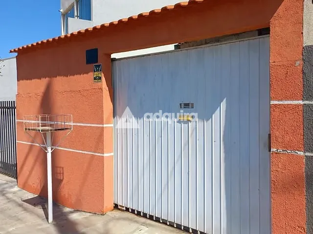 Casa com 100m² 3 quartos e 1 banheiro, à venda, no bairro Oficinas em Ponta Grossa