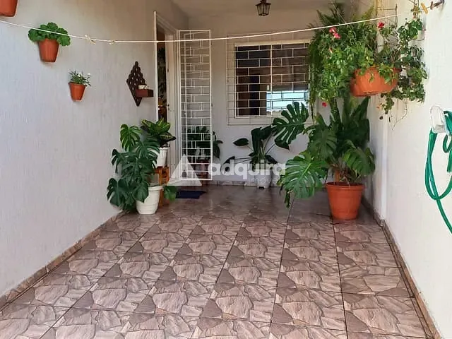 Casa com 100m² 3 quartos e 1 banheiro, à venda, no bairro Oficinas em Ponta Grossa