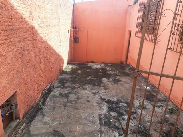 Foto do Casa - Casa com 3 dormitórios para alugar por R$ 800,00/mês - Núcleo Habitacional Silvério Cartafina - Uberaba/MG | ZUCATO IMOBILIARIA LTDA