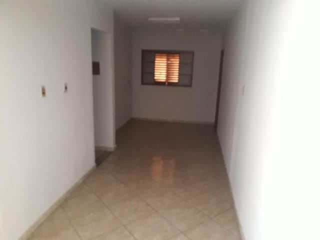 Foto do Casa - Casa com 3 dormitórios para alugar por R$ 800,00/mês - Núcleo Habitacional Silvério Cartafina - Uberaba/MG | ZUCATO IMOBILIARIA LTDA