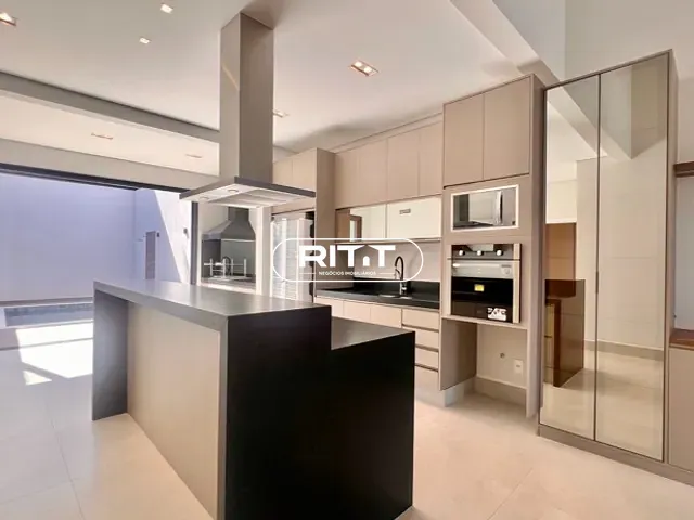 Casa com 300m² 3 quartos e 2 banheiros, à venda, no bairro Roncáglia em Valinhos