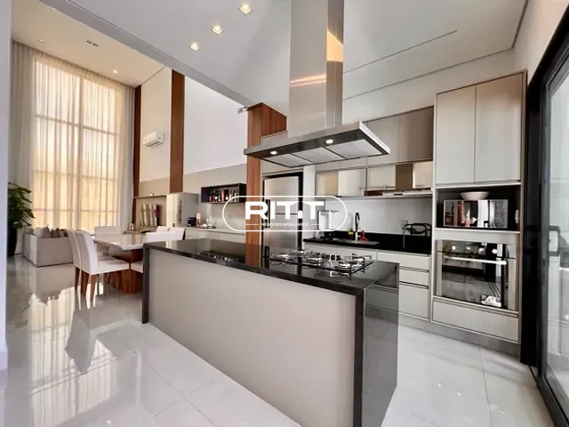 Casa com 300m² 3 quartos e 5 banheiros, à venda, no bairro Roncáglia em Valinhos