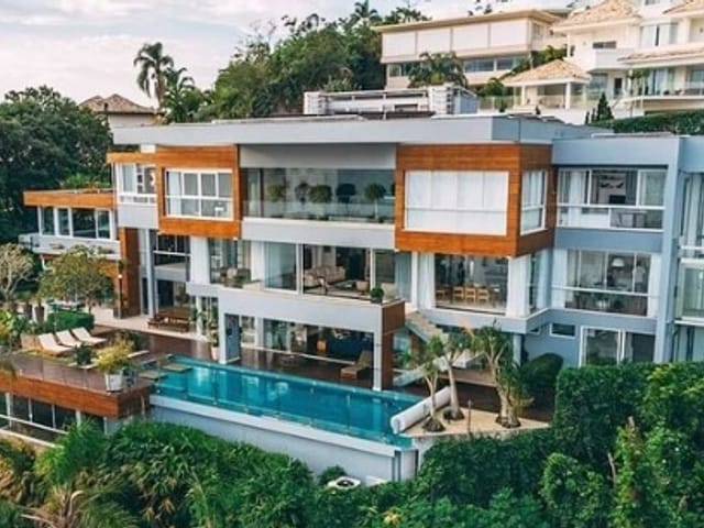 Casa com 1700m² 5 quartos e 8 banheiros, à venda, no bairro Cacupé em Florianópolis