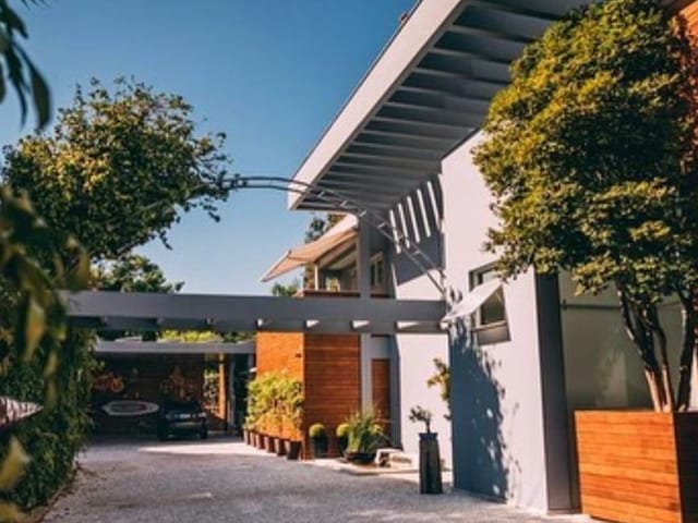 Casa com 1700m² 5 quartos e 8 banheiros, à venda, no bairro Cacupé em Florianópolis