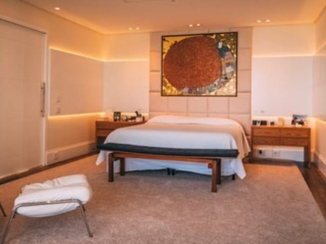 Casa com 1700m² 5 quartos e 8 banheiros, à venda, no bairro Cacupé em Florianópolis