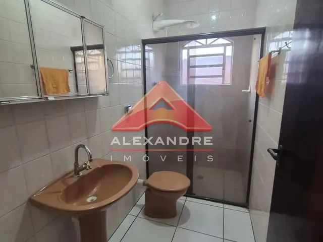Casa com 10m² 3 quartos e 2 banheiros, à venda, no bairro Jardim Ismênia em São José Dos Campos