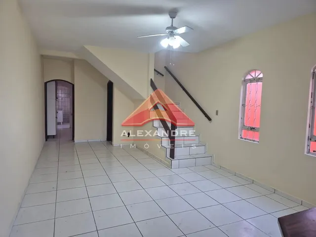 Casa com 10m² 3 quartos e 2 banheiros, à venda, no bairro Jardim Ismênia em São José Dos Campos