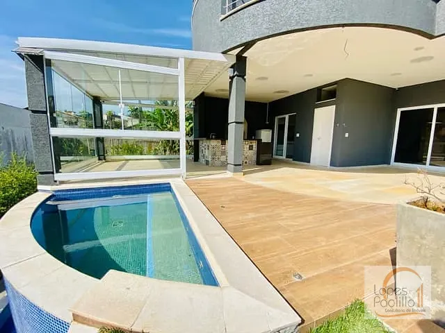 Casa com 520m² 3 quartos e 3 banheiros, para alugar, no bairro Jardim Siriema em Atibaia